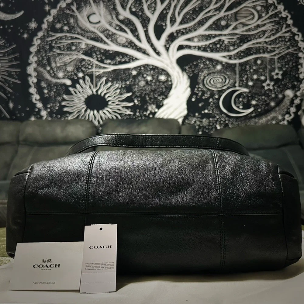 Vintage Style Y2K Coach Black Leather Shoulder Bag with Gold Accents make offer - Picture 15 of 17